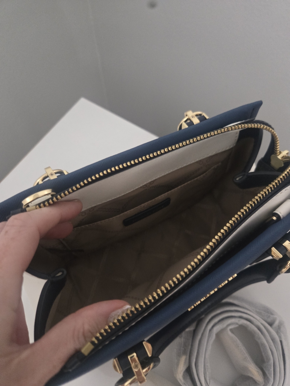 Michael Kors Navy Blue And White Saffiano Mini Satchel - Picture 4 of 7